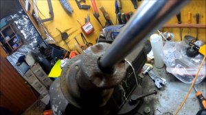 Замена пыльника задней стойки на автомобиле Лада