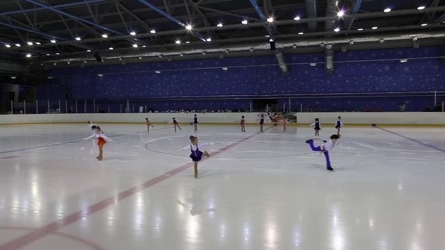 Мытищи - Сказка на льду 2011 год "Арена". Выступление детей (2011.12.27.) MVI 1069 смотреть онлайн