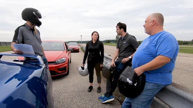 Hollie's Love Letter to Her 2018 Honda Civic Type R — Cars.com смотреть онлайн