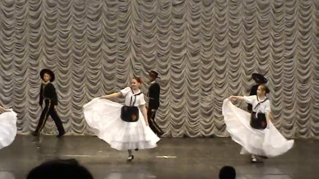 Мексиканский танец Авалюлько. 28.05.2016 смотреть онлайн