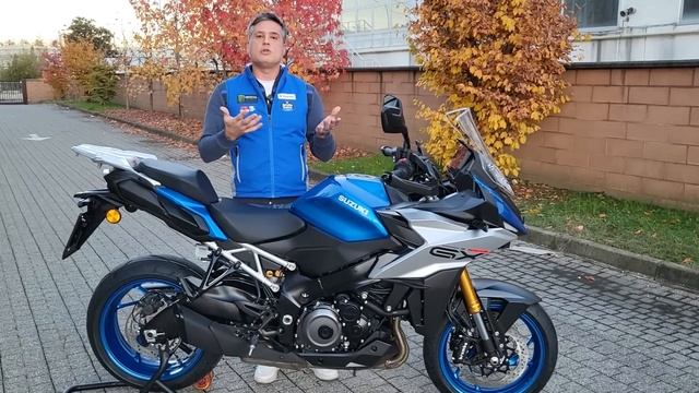Suzuki GSX-S1000GX | Conosciamola da vicino смотреть онлайн