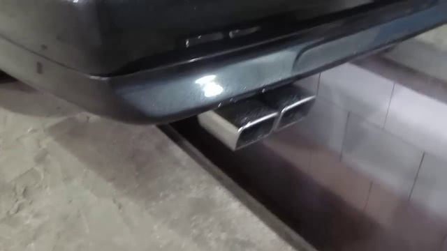 Меняется ли звук выхлопа от насадок AMG? 2 смотреть онлайн
