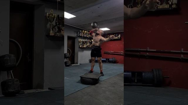 Гигантская шаровая гантель 110кг смотреть онлайн