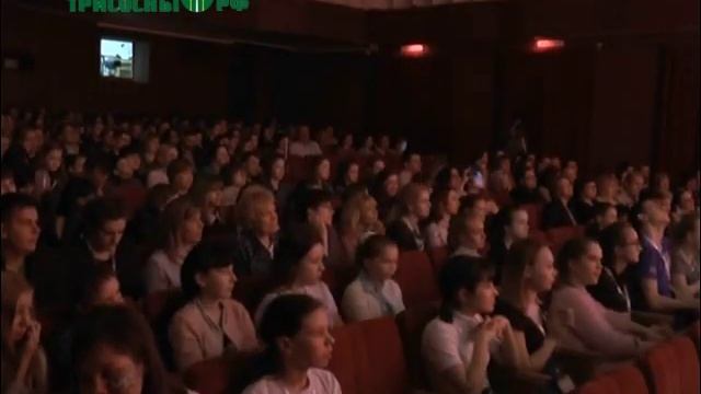 В Димитровграде стартовал фестиваль любительских театров "Открытый занавес" смотреть онлайн