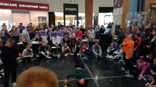 Соревнования Брейк Данс 23.12.2018(3) смотреть онлайн