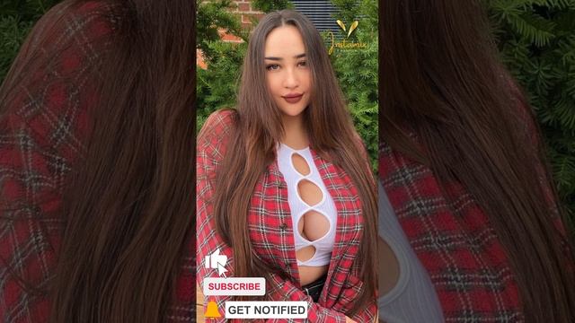 Louisa Khovanski: Celebrating Curves And Style | Instagram Fashion Icon Spotlight