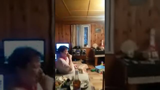 КАРАОКЕ ПЯТНИЦА .Отдых на даче.Песня "Мамины глаза". смотреть онлайн