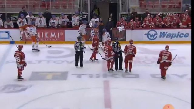 Michael Keränen 5+20 päähän kohdistunut taklaus смотреть онлайн