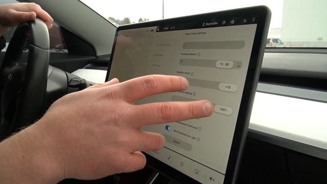 Tesla Model 3 Performance ПРОТИВ Tesla Model 3. Что лучше купить в РОССИИ? ЦЕНЫ и ОТЛИЧИЯ. смотреть онлайн