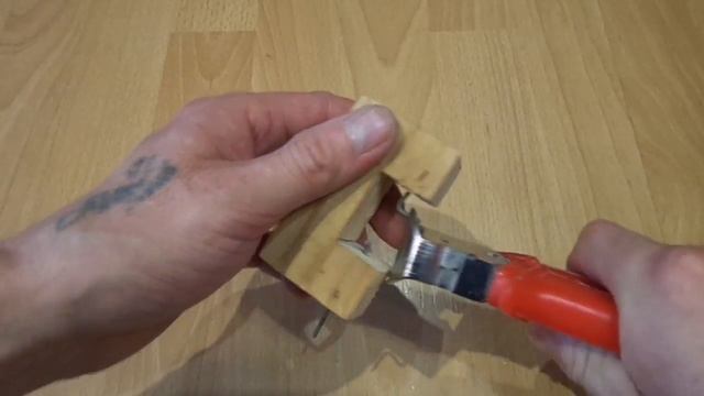 ПРОСТОЕ ПРИСПОСОБЛЕНИЕ ДЛЯ ПЛЕТЕНИЯ ЦЕПОЧЕК ИЗ ПРОВОЛОКИ смотреть онлайн