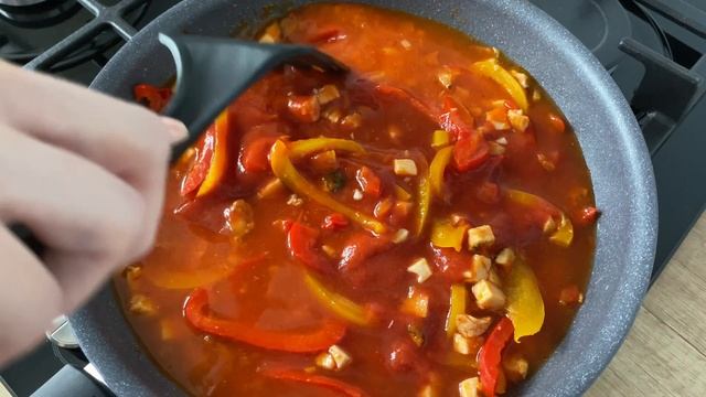 Эта сладковатая паста свела всех с ума! Быстро и невероятно вкусно с любыми макаронами! смотреть онлайн
