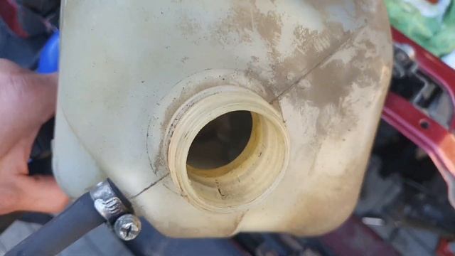 Фонтан из расширительного бочка, снимаем головку гбц на Ниве Шевроле. смотреть онлайн