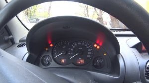 Буква "F" на панели Opel Corsa "C" 2005г.