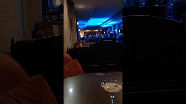 Странная песня на анимации🤔 Что сейчас слушают дети?🙄 Сижу в лобби-баре, размышляю, наблюдаю👀😄 смотреть онлайн