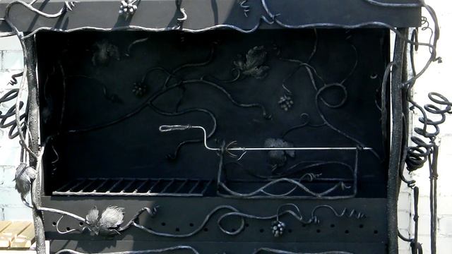 Красивое барбекю из металла с крышей с вытяжкой и с трубой для дачи ковка мангал смотреть онлайн