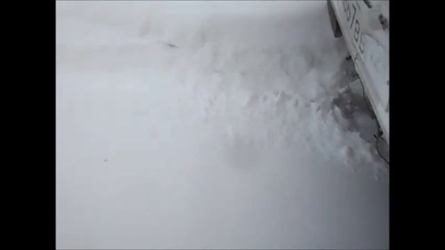 Вернулись из города, за полдня всё замело снегом смотреть онлайн