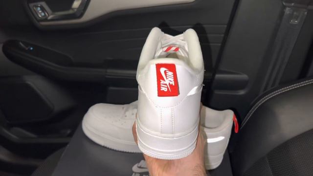 Nike Air Force 1 Cut Out Swoosh Reflective White sneakers смотреть онлайн