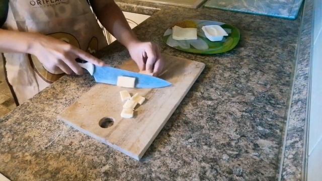 ГОТОВИМ СПАГЕТТИ С САМЫМ ПРОСТЫМ СЫРНЫМ СОУСОМ смотреть онлайн