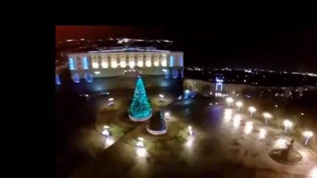 ТОП 1О новогодних песен смотреть онлайн