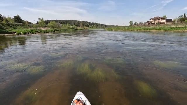 SUP прогулка по Москве реке от Васильевского до Звенигорода - Май смотреть онлайн