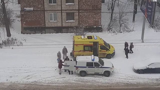 Скорая или полиция? смотреть онлайн