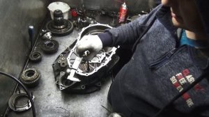 Фольксваген Транспортёр Т4   2.5  Ремонт кпп. Советую посмотреть . Москва