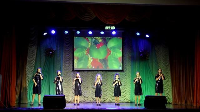 Ансамбль эстрадной песни "Микс" ( старш группа) - Профессия мама смотреть онлайн