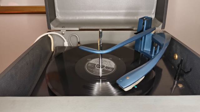 Young Love ~ Tab Hunter ~ London American Records 78rpm ~ Bush SRP31D 1963 Valve Record Player смотреть онлайн