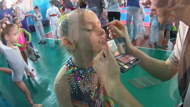 ПОКАЗАТЕЛЬНОЕ ВЫСТУПЛЕНИЕ ПО ХУДОЖЕСТВЕННОЙ ГИМНАСТИКЕ НА ЧЕМПИОНАТЕ ДЦ "Маугли" по КАРАТЭ. смотреть онлайн