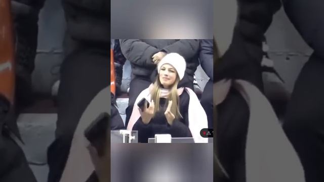 ?Ольга Овчарова зима в сердце на душе вьюга??? девушка поет парню на хоккее #хоккей #зима #люб смотреть онлайн