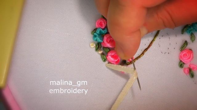 Twirled Ribbon Rose ?Monogram "A"| Вышивка ?Роза|bordado con cinta ?Letra A смотреть онлайн