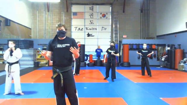 5/4 - (BLACK BELT) Advanced Taekwondo class working on PAD DRILLS! смотреть онлайн