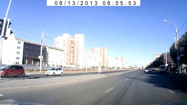 Автобус пересекает океан машин смотреть онлайн