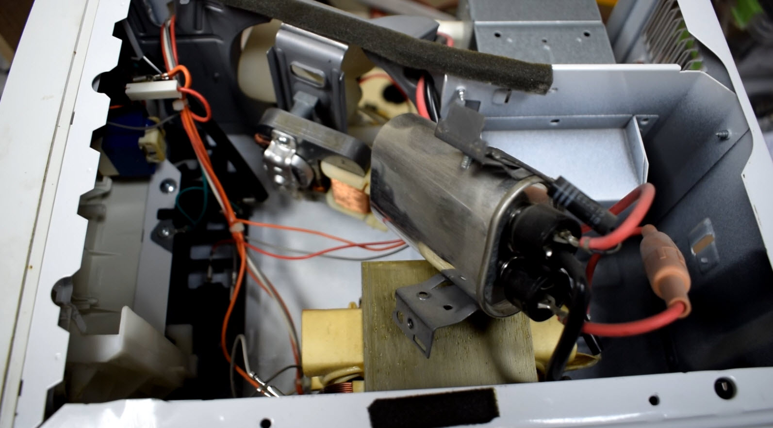 Ремонт микроволновой печи SHARP смотреть онлайн