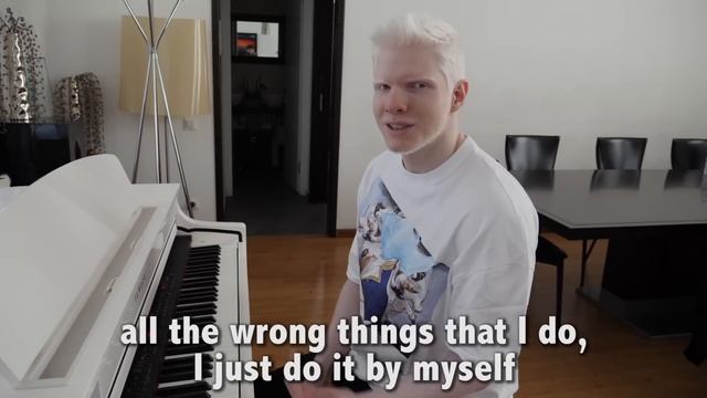 He's The World's Most Famous Albino смотреть онлайн