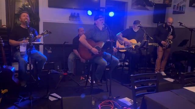 Heading South cover смотреть онлайн