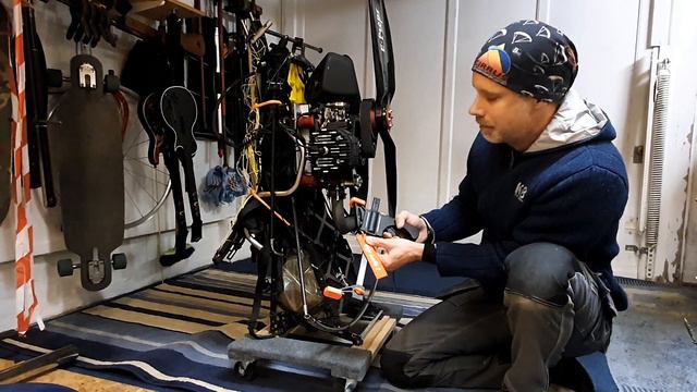 Let the engine rubbermounts rest while not flying. смотреть онлайн