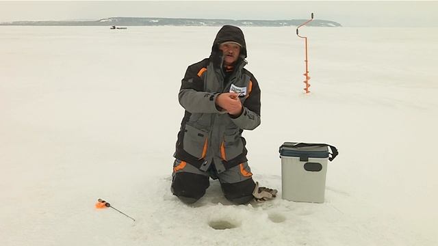 Ловля судака и берша - Зимняя рыбалка в Камском устье часть 1 смотреть онлайн