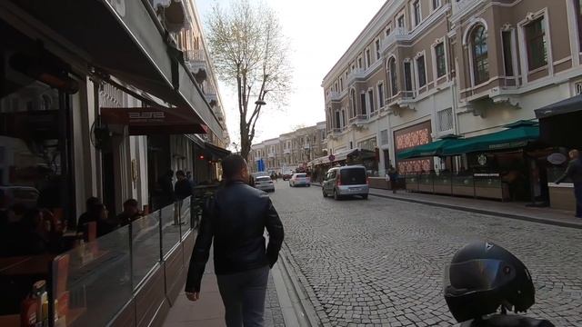 Walking through the Fashionable Nişantaşı and Akaretler in Istanbul смотреть онлайн