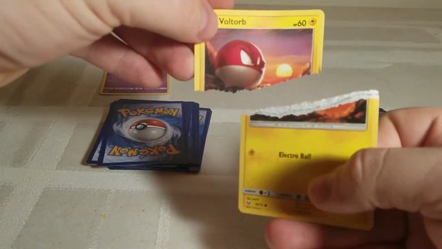 WILL PIKACHU SURVIVE?!?! SHINNING LEGENDS FLIP IT OR RIP IT! POKEMON CARDS! смотреть онлайн