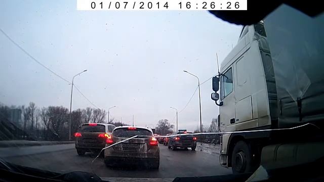 Быстро ехал - попу стер!