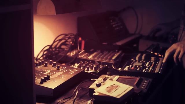 Deep minimal jam /minitaur+korg ms-20 mini смотреть онлайн