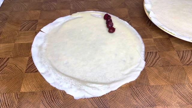 Babă trio din clătite.Mac,vișine,brânză proaspătă.O bunătate!Бабка из блинов с творогом,маком,вишне смотреть онлайн