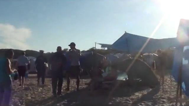 Полицейские проверяют соблюдение законодательства на пляжах поселка Ливадия смотреть онлайн