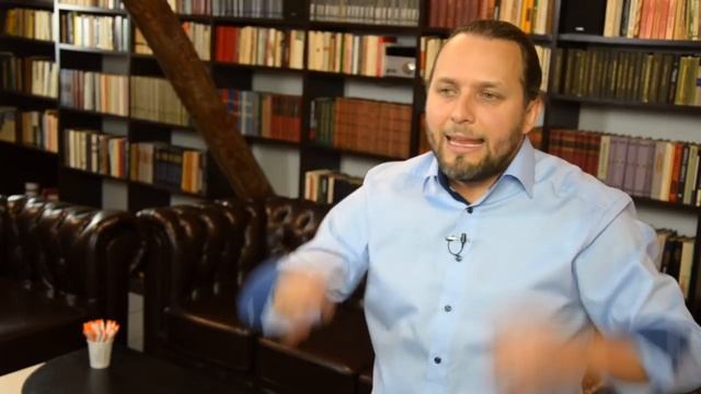 Если рекламодатель хамит в жестких переговорах? | «Рома на мансарде» #12 смотреть онлайн