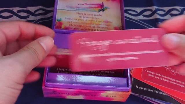 Le petit Oracle des Couleurs : création, inspiration et esprit du jeu - Claire Duval ? смотреть онлайн
