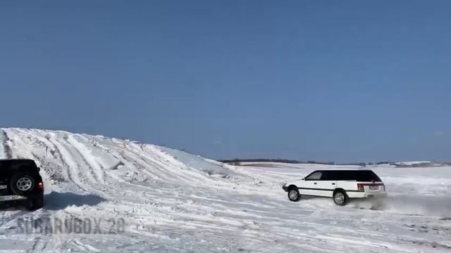 Субару Легаси зимой на бездорожье. Субару - внедорожник. смотреть онлайн