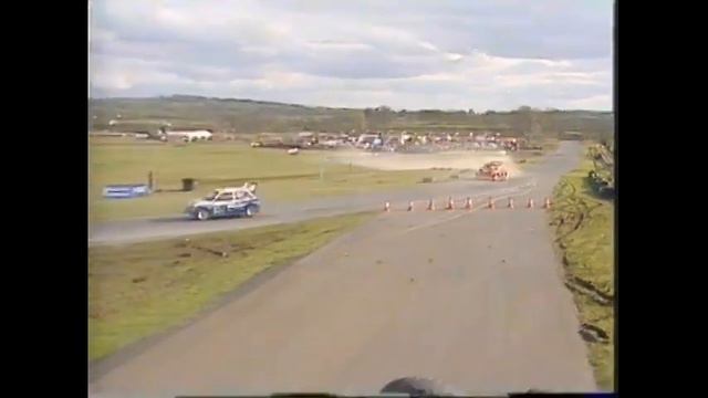 British Rallycross METRO 6R4 versus VAUXHALL OPEL XTRAC John Welch Nutts Corner. смотреть онлайн