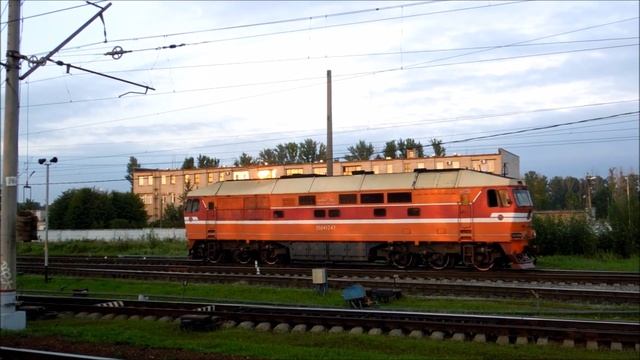 ТЭП70-0124 и РА2-056 (Санкт-Петербург — Новгород-Великий) на платформе Воздухоплавательный парк смотреть онлайн