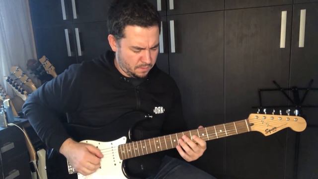 Squier Bullet Strat HSS смотреть онлайн